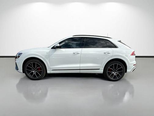 2022 Audi Q8 55 Premium Plus