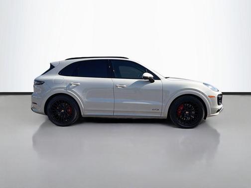 2023 Porsche Cayenne GTS