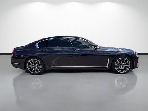2020 BMW 740 i
