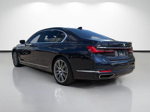 2020 BMW 740 i