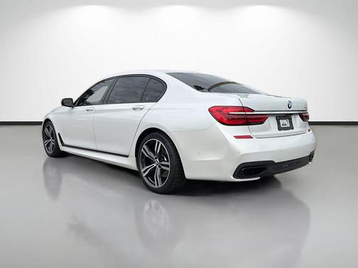 2016 BMW 740 i