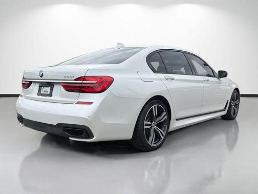 2016 BMW 740 i