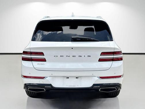 Uyuni White 2021 Genesis GV80 2.5T