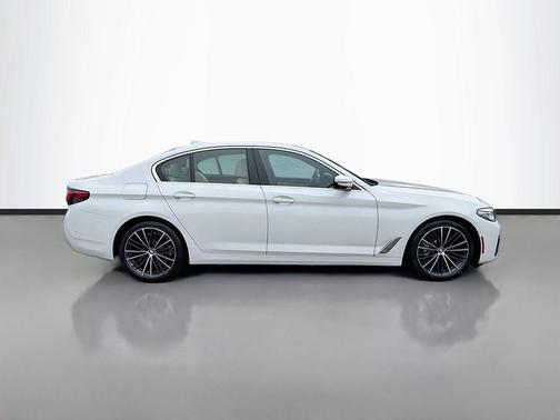 2021 BMW 530 i
