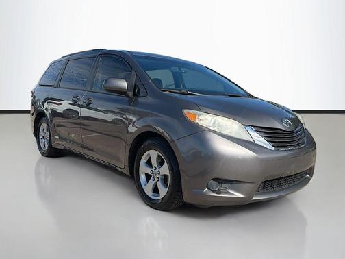 2017 Toyota Sienna LE