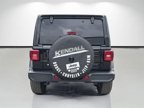 Black Clearcoat 2018 Jeep Wrangler Unlimited Sahara