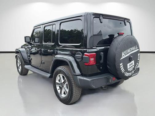 Black Clearcoat 2018 Jeep Wrangler Unlimited Sahara