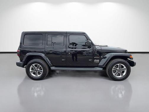 Black Clearcoat 2018 Jeep Wrangler Unlimited Sahara