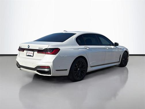 2022 BMW 750 i xDrive