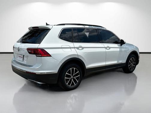 Pure White 2021 Volkswagen Tiguan 2.0T SE