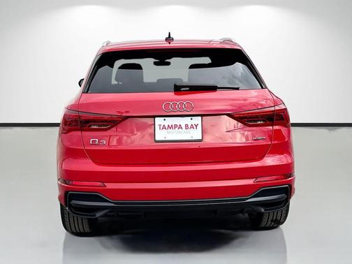 Tango Red Metallic 2022 Audi Q3 45 S line Premium