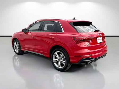 Tango Red Metallic 2022 Audi Q3 45 S line Premium