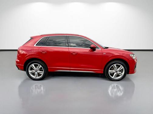 Tango Red Metallic 2022 Audi Q3 45 S line Premium