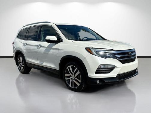 White Diamond Pearl 2017 Honda Pilot Elite