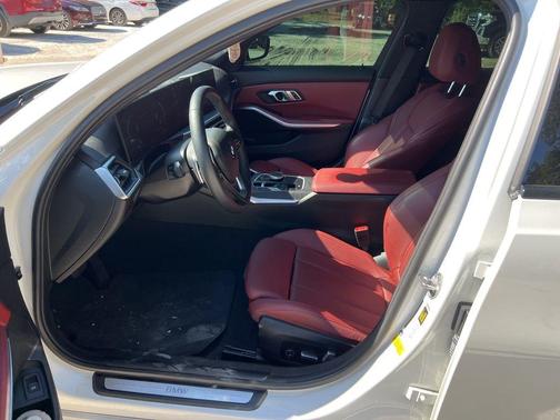 Mineral White Metallic 2023 BMW 330 i