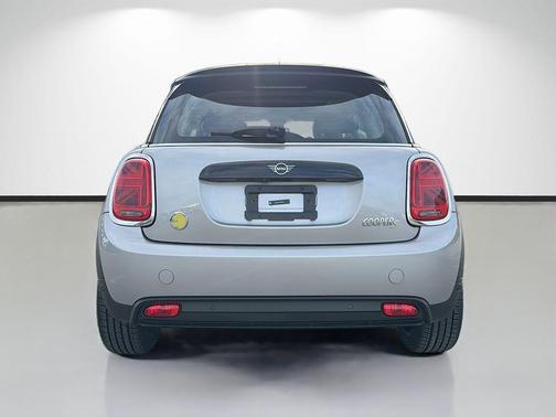 2024 MINI SE Hardtop Cooper