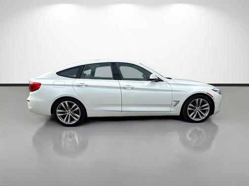 Mineral White Metallic 2017 BMW 330 Gran Turismo i xDrive