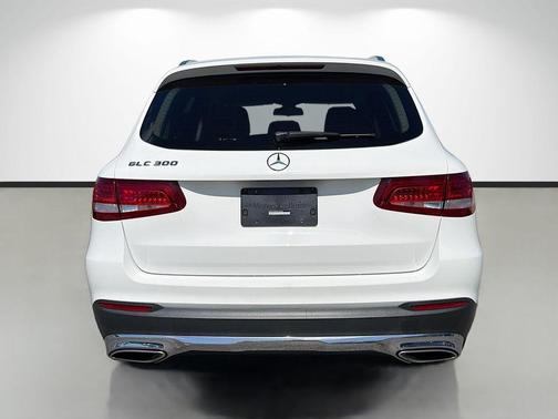 Polar White 2017 Mercedes-Benz GLC 300 Base