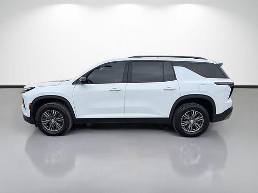 Summit White 2024 Chevrolet Traverse LT