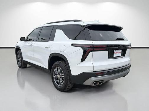 Summit White 2024 Chevrolet Traverse LT