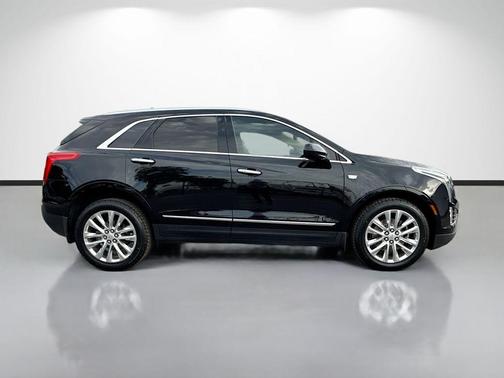 Stellar Black Metallic 2018 Cadillac XT5 Platinum