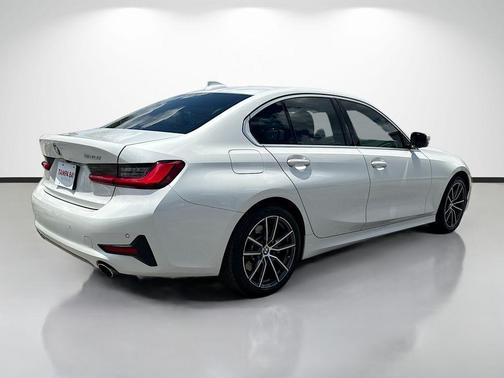 Mineral White Metallic 2021 BMW 330 i