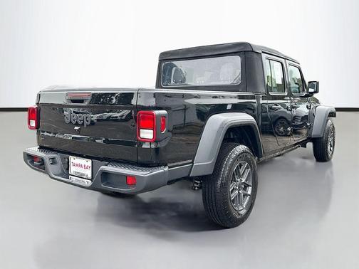 2024 Jeep Gladiator Sport