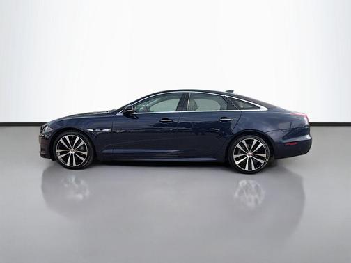 2019 Jaguar XJ XJ R-Sport