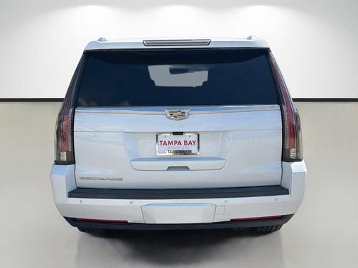 Crystal White Tri-Coat 2018 Cadillac Escalade ESV Luxury