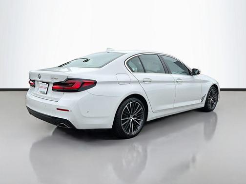 2021 BMW 530 i