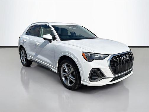 2020 Audi Q3 45 S line Premium