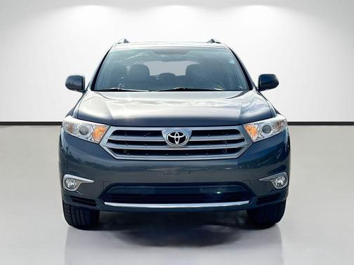 Magnetic Gray Metallic 2012 Toyota Highlander Limited