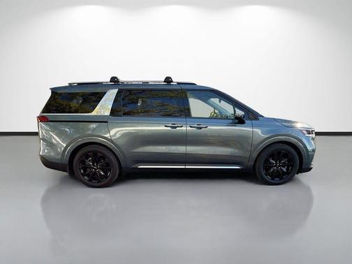 Blue 2022 Kia Carnival SX