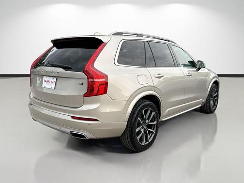 Luminous Sand Metallic 2018 Volvo XC90 T6 Momentum