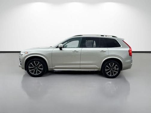 Luminous Sand Metallic 2018 Volvo XC90 T6 Momentum