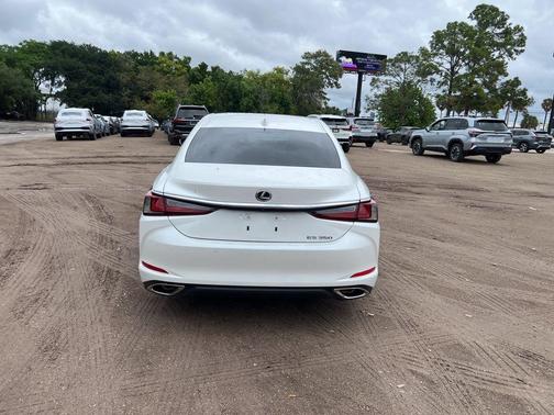 Eminent White Pearl 2024 Lexus ES 350 350