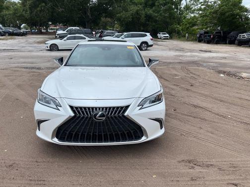 Eminent White Pearl 2024 Lexus ES 350 350