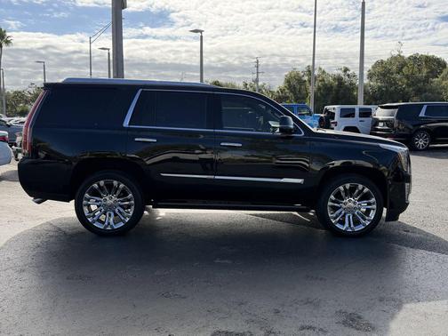 2020 Cadillac Escalade Premium Luxury