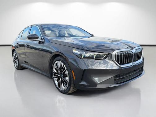 Dark Graphite Metallic 2025 BMW 540 i xDrive