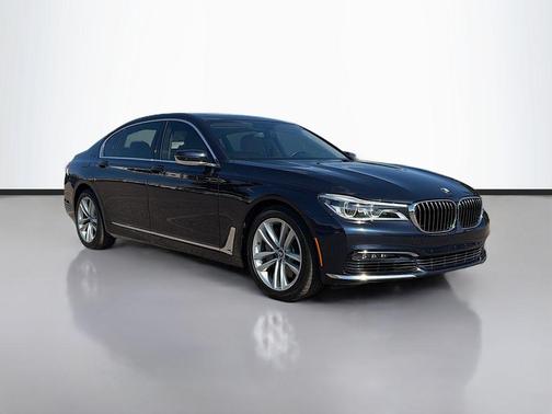 2016 BMW 750 i