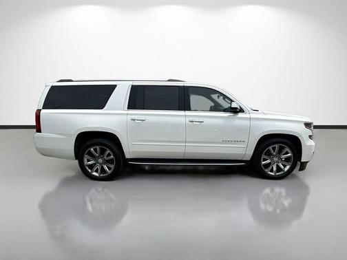 Iridescent Pearl Tricoat 2019 Chevrolet Suburban Premier