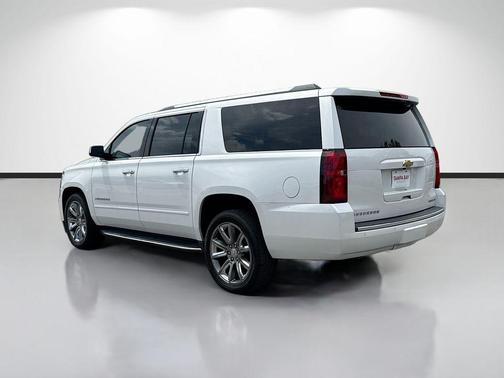 Iridescent Pearl Tricoat 2019 Chevrolet Suburban Premier