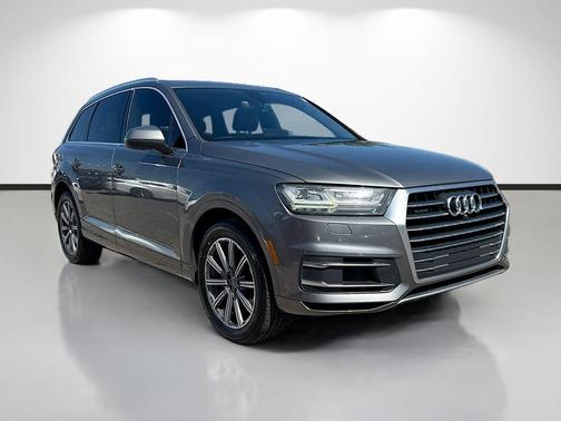 Graphite Gray Metallic 2018 Audi Q7 3.0T Premium Plus