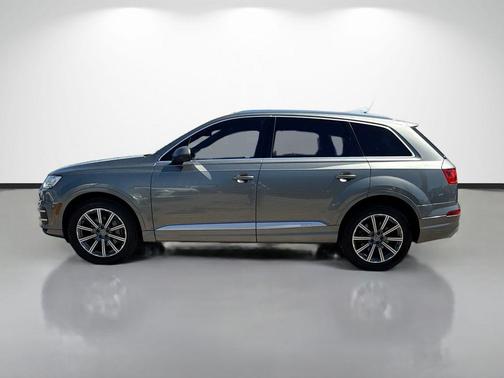 Graphite Gray Metallic 2018 Audi Q7 3.0T Premium Plus
