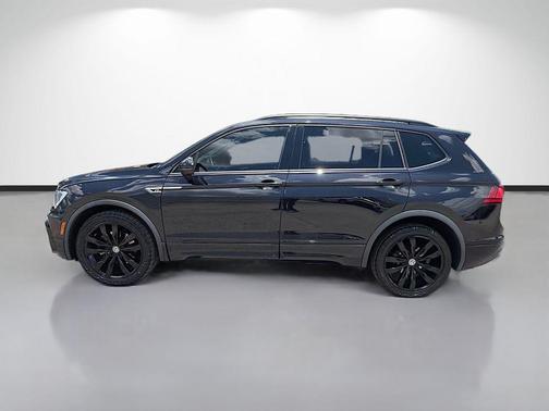 Deep Black Pearl Effect 2020 Volkswagen Tiguan 2.0T SE R-Line Black