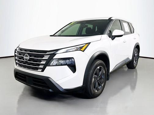 Everest White P 2025 Nissan Rogue SV