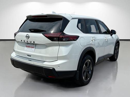 Everest White P 2025 Nissan Rogue SV