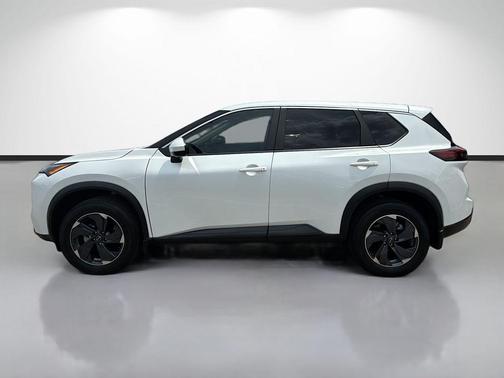 Everest White P 2025 Nissan Rogue SV