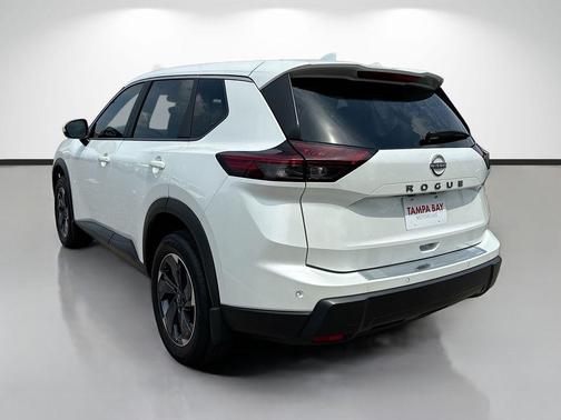 Everest White P 2025 Nissan Rogue SV