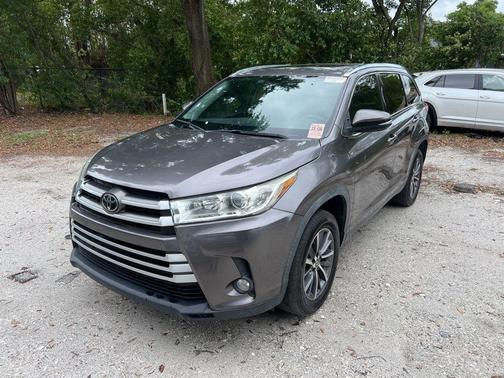 Predawn Gray Mica 2019 Toyota Highlander XLE